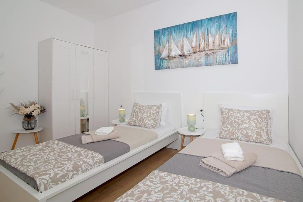 Studio Apartman Karlita Слано Екстериор снимка