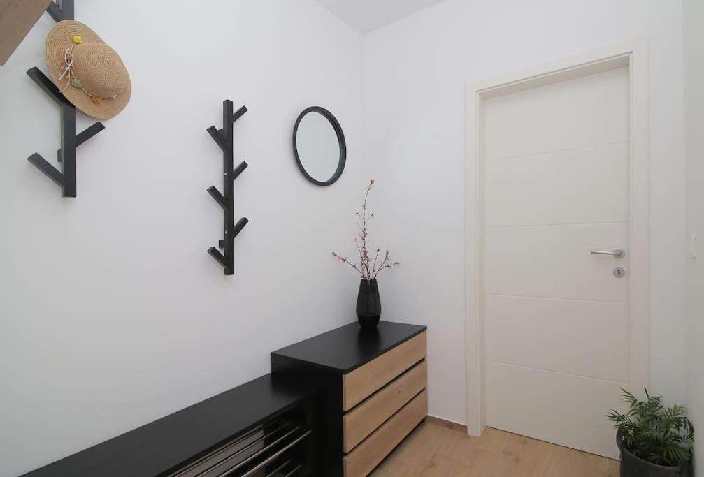 Studio Apartman Karlita Слано Екстериор снимка